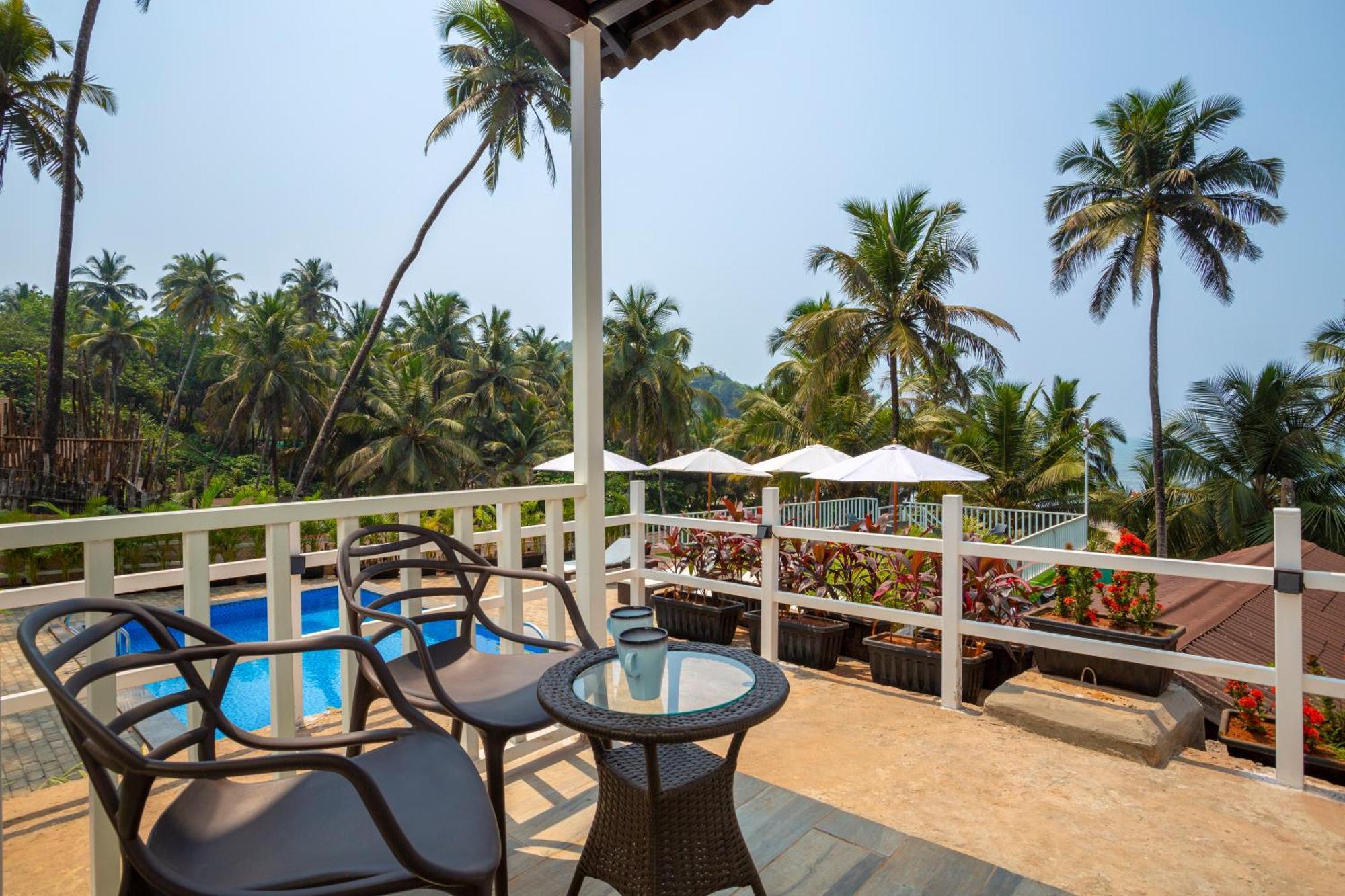 Stone Wood Beach Resort, Vagator Exterior foto